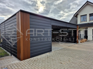 Wiata blaszana z przestronnym pomieszczeniem gospodarczym