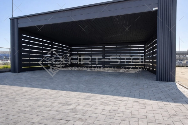 Wiata z lamelami blaszanymi